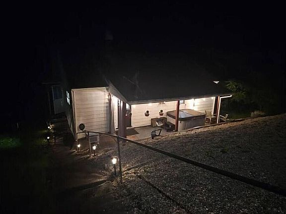 3rd image of 751 S Michigan St