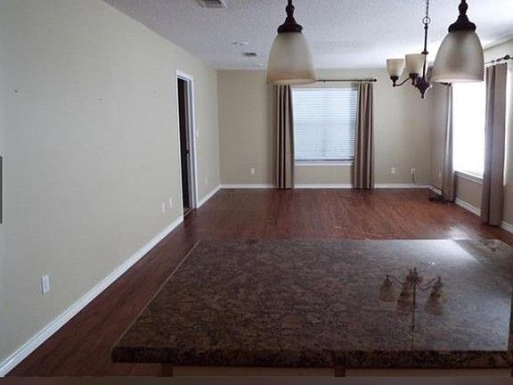 3rd image of 136 Rose Ln