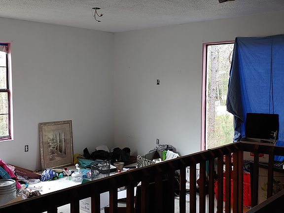 4th image of 3441 Spring Creek Hwy
