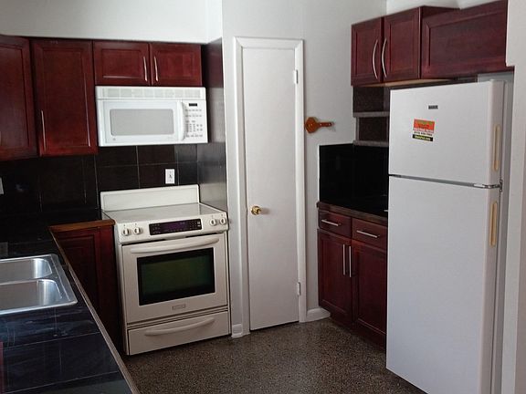 3rd image of 6302 S Cameron Ave