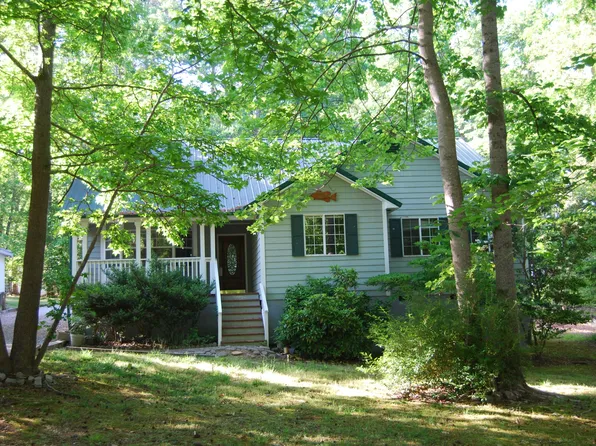 104 Mayan Dr, Louisburg, NC 27549