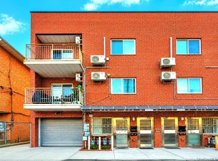 4210 164th St, Flushing, NY 11358
