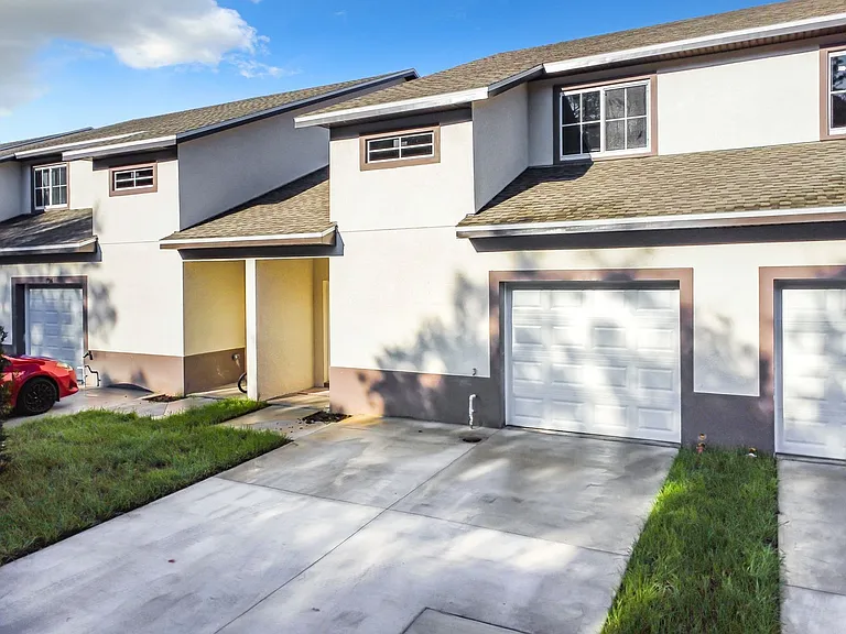 1711 Barton Towne Cir — Photo 11