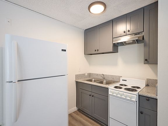 3rd image of 3671 Glendon Ave