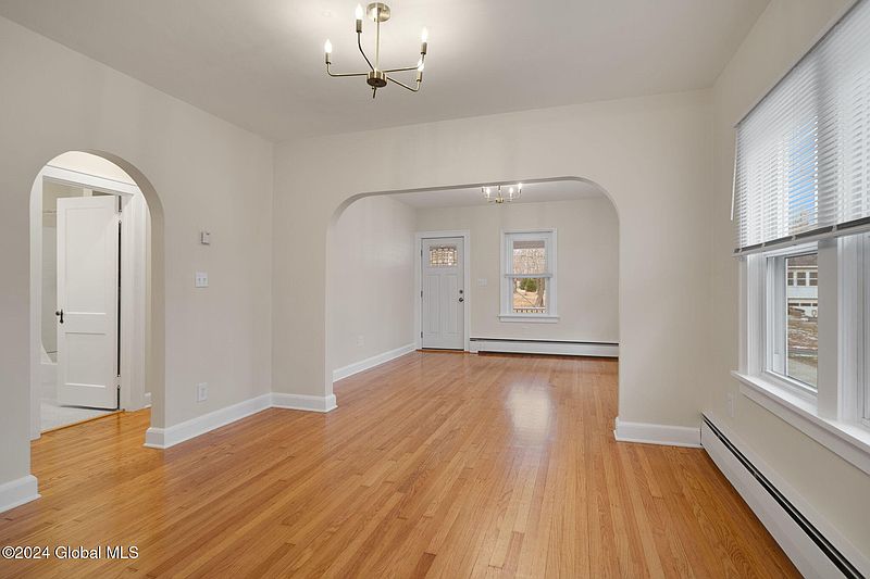 3rd image of 8 Billings Avenue