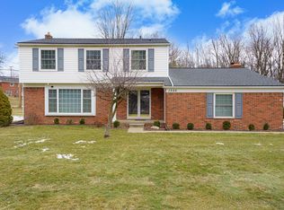 1525 Hampstead Ln, Rochester Hills, MI 48309