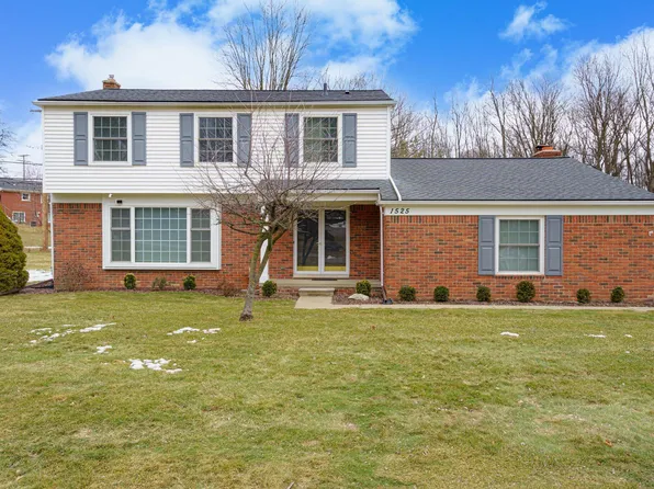 1525 Hampstead Ln, Rochester Hills, MI 48309
