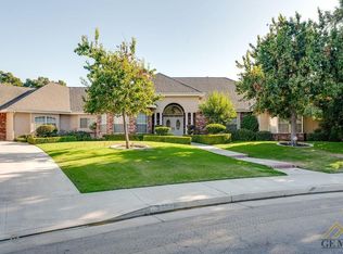 2504 Haggin Oaks Blvd, Bakersfield, CA 93311