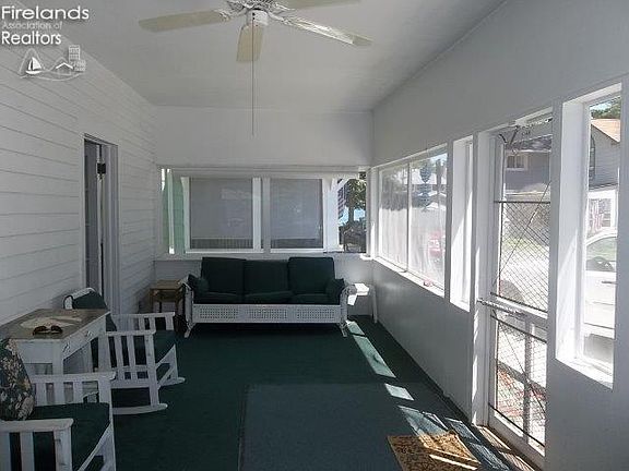 3rd image of 176 Lynn Ave