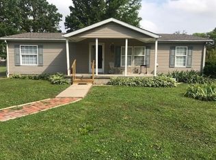 231 S Columbia St, Willow Hill, IL 62459