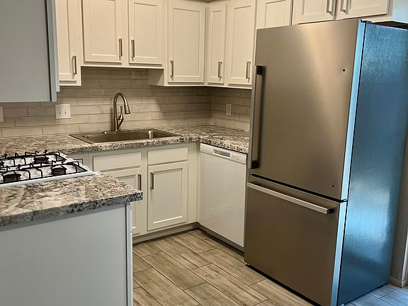 4th image of 2953 N Palo Verde Ave