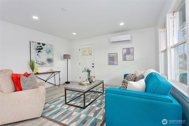 4th image of 1665 S 42nd Street
