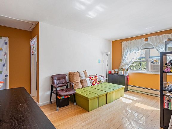 3rd image of 21675 68th Ave Floor 2