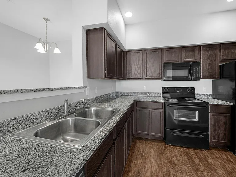 Orchard Grove Apartments — Photo 17