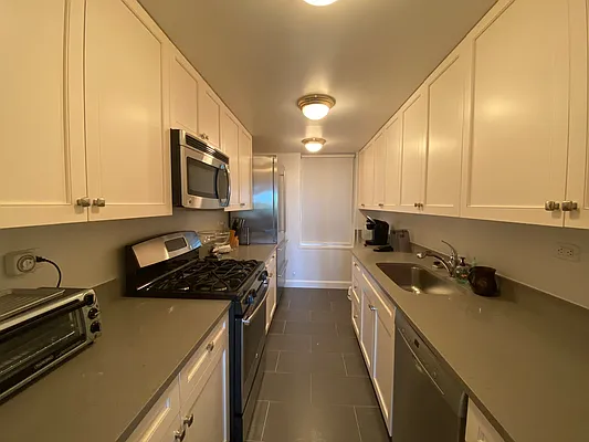 Rented by essential NEW YORK Real Estate | media 18