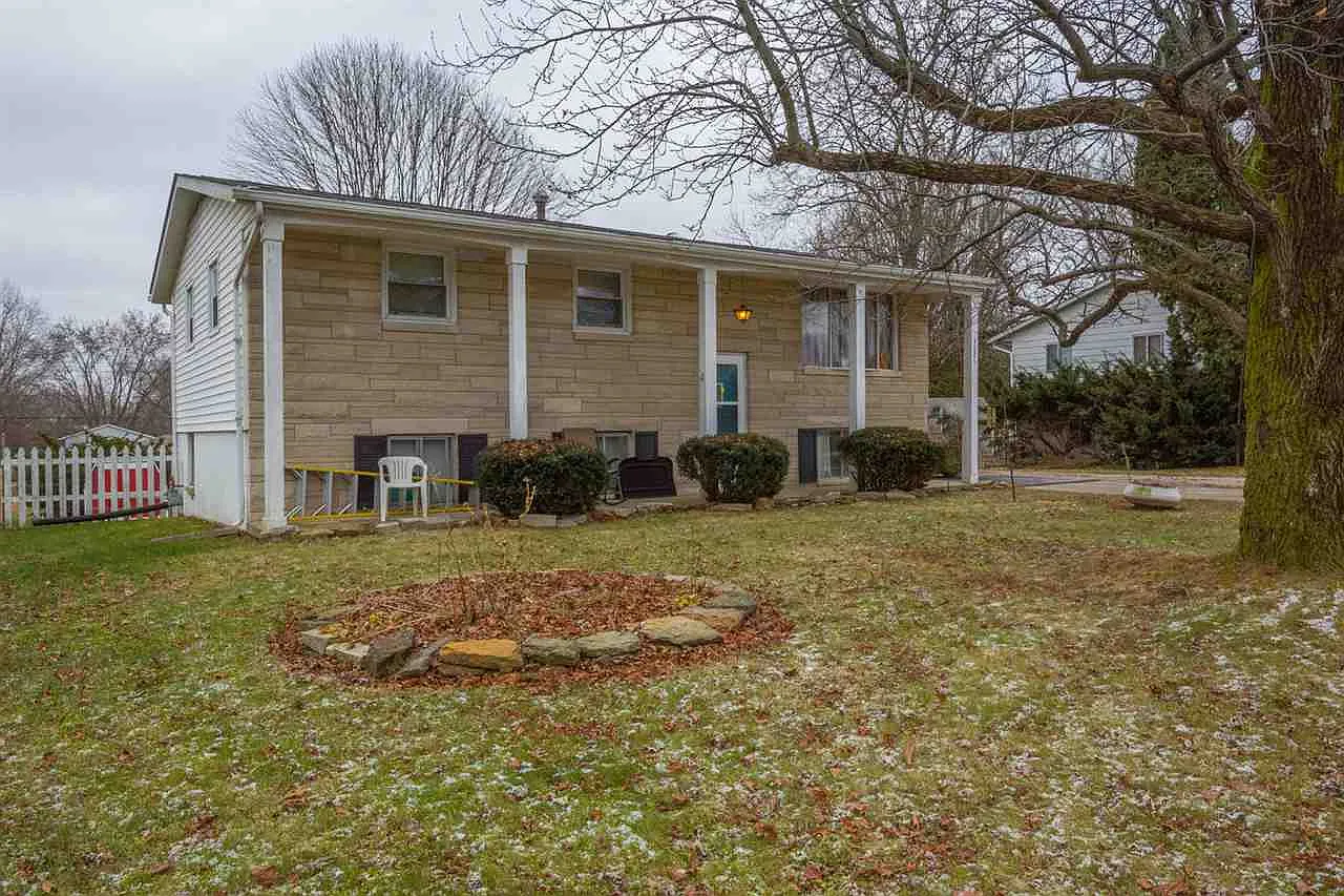 3021 S Market Pl photo 1
