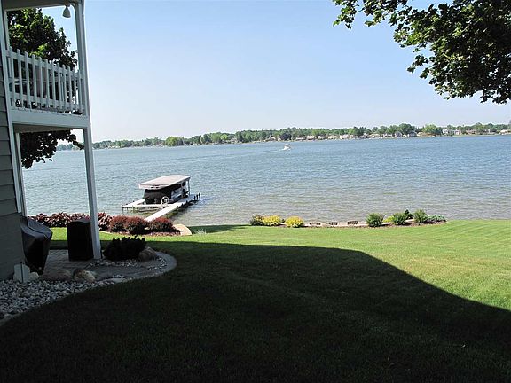 5th image of 211 Bedford Dr