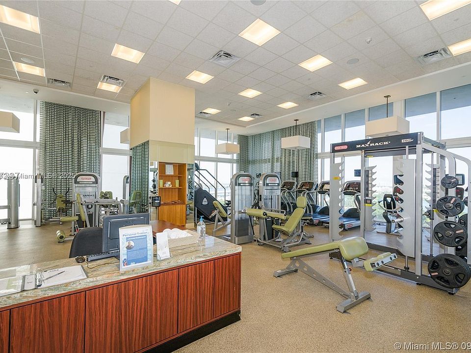 2nd image of 50 Biscayne Blvd APT 910