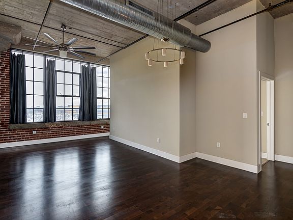 4th image of 4100 Forest Park Ave Unit 313