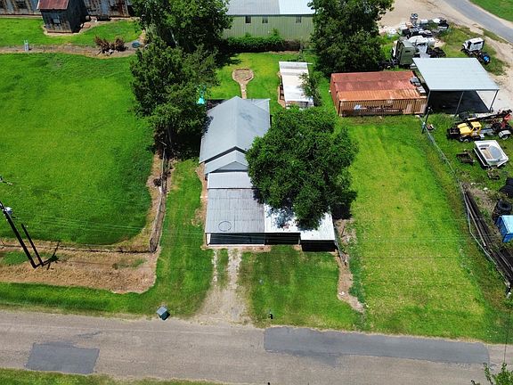 3rd image of 121 Saint Landry St