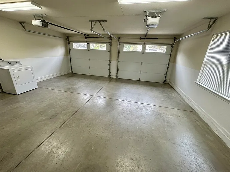 105 Kelly Way — Photo 17