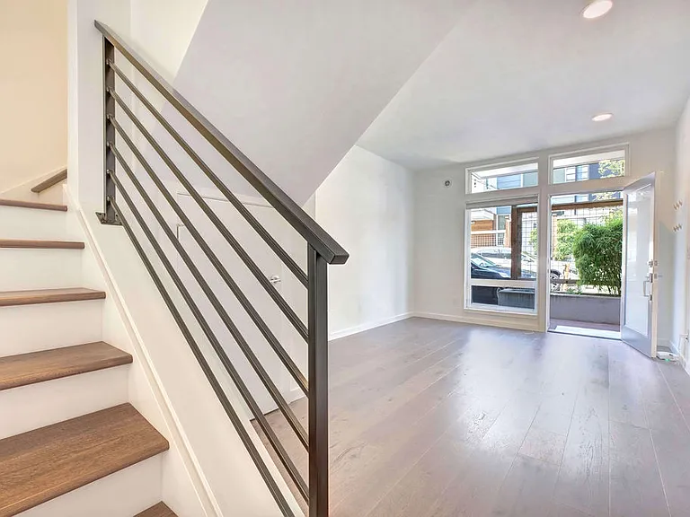 114 20th Ave #B — Photo 8