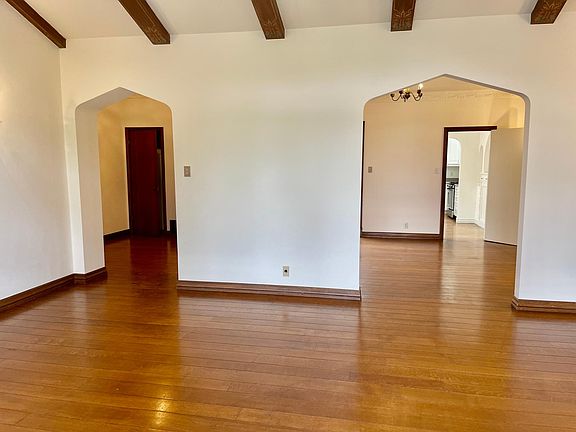 4th image of 18 Rossi Ave