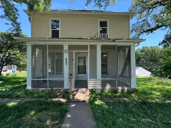 805 7th St, Peru, NE 68421