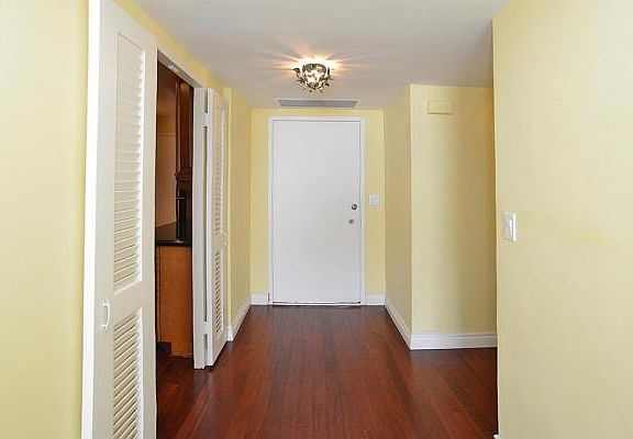 Home For Sale In Banyan House