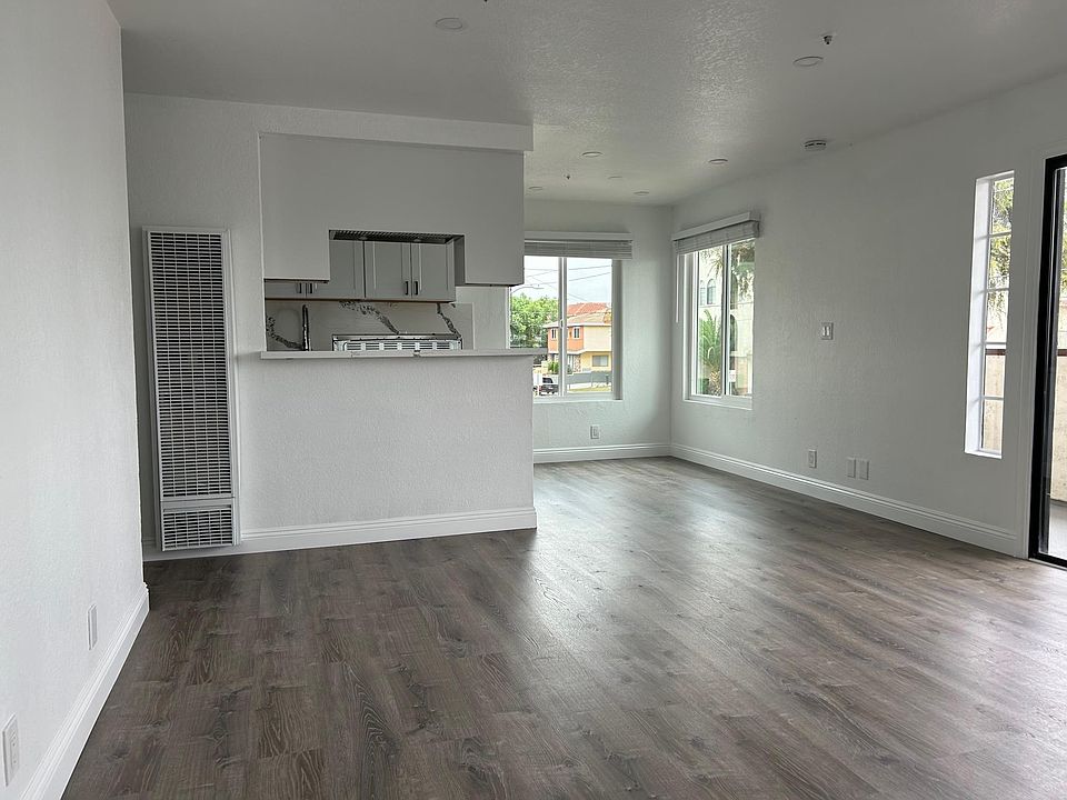 1st image of 11725 York Ave #1