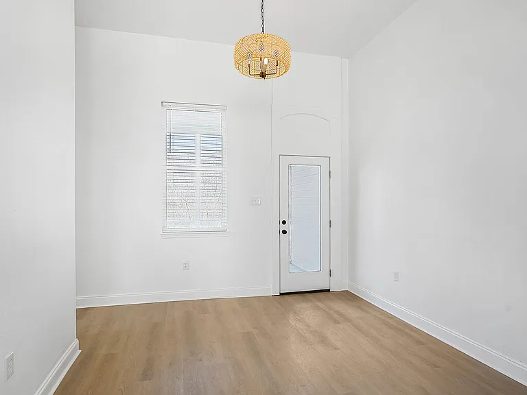 3318 S Saratoga St #202 — Photo 14