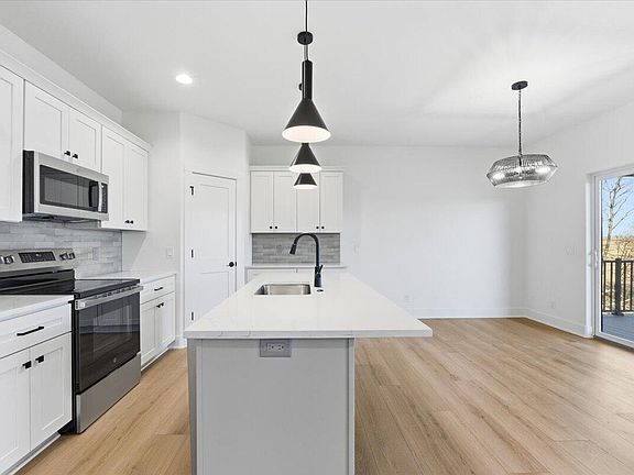 2nd image of 5356 W Ardmore St