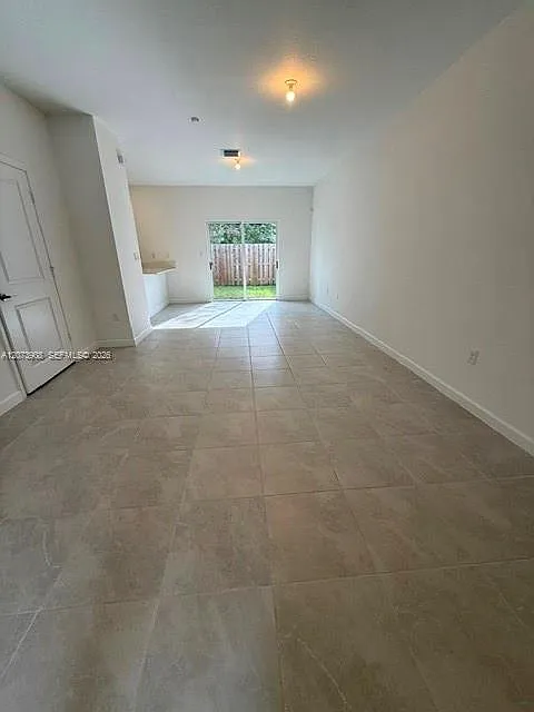 3 bed, 2.5 bath, $2,500 — Photo 3