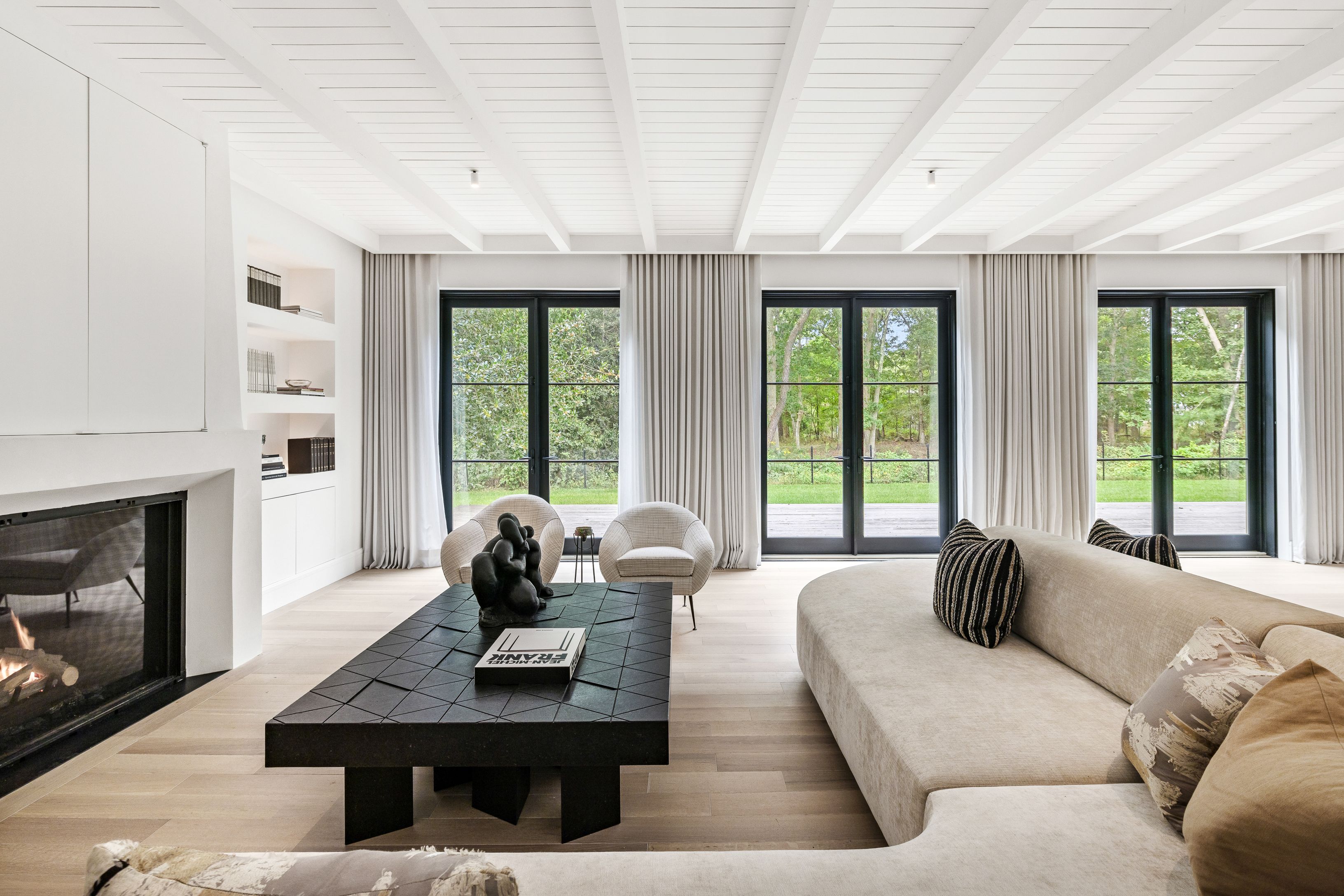 422 Scuttle Hole Rd, Water Mill, NY 11976 Out East