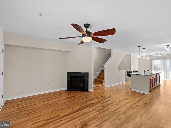 4th image of 4617 Dillon St