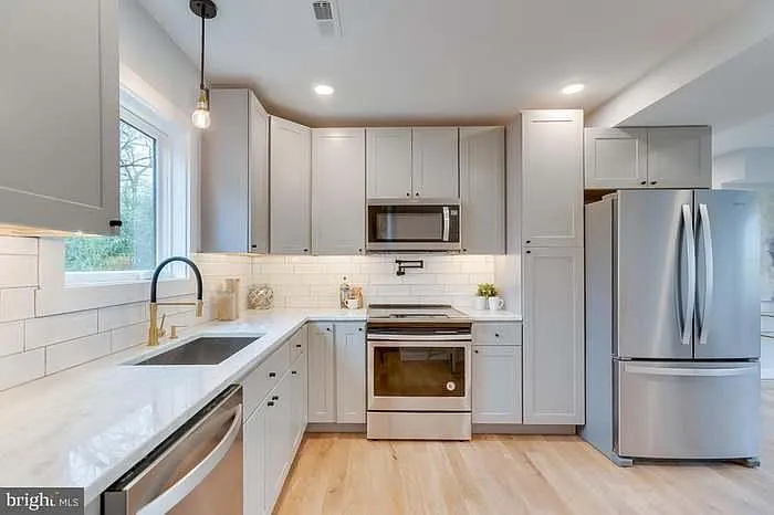6914 Willow St NW #2 — Photo 5