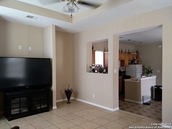 4th image of 226 Fenfield Ave