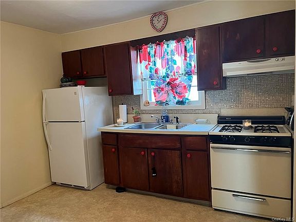4th image of 208 N 8th Ave