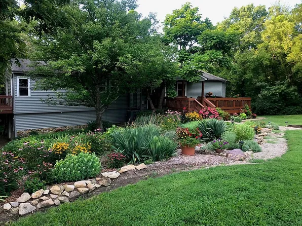 983 N 840th Rd, Lawrence, KS 66047