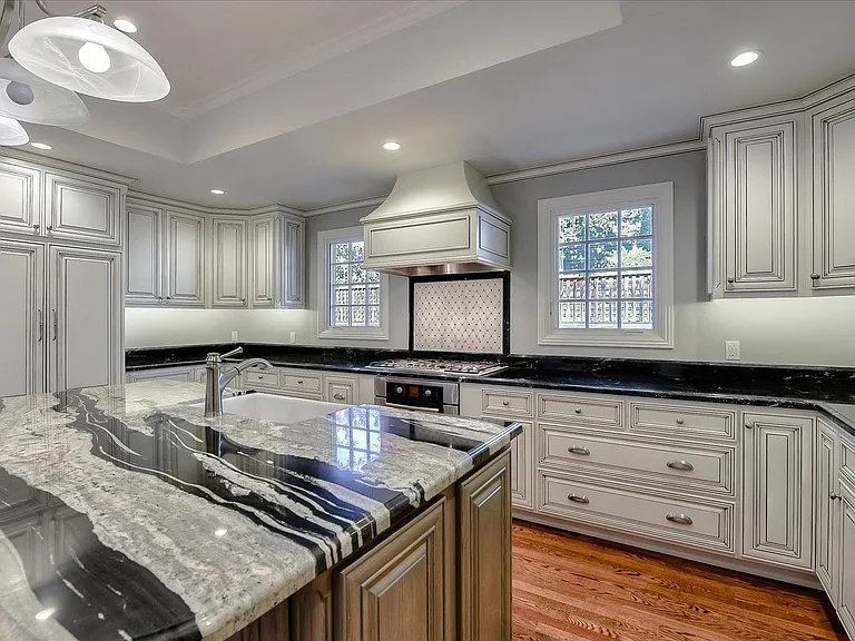 135 Wilder Ave — Photo 12