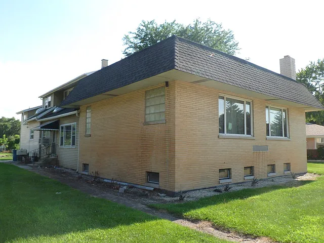 7001 W 107th St photo 1