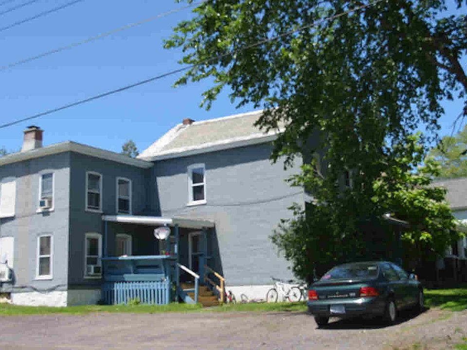 2nd image of 236 Broadway