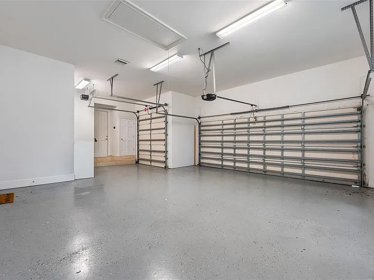 9701 Lake Isleworth Ct — Photo 35