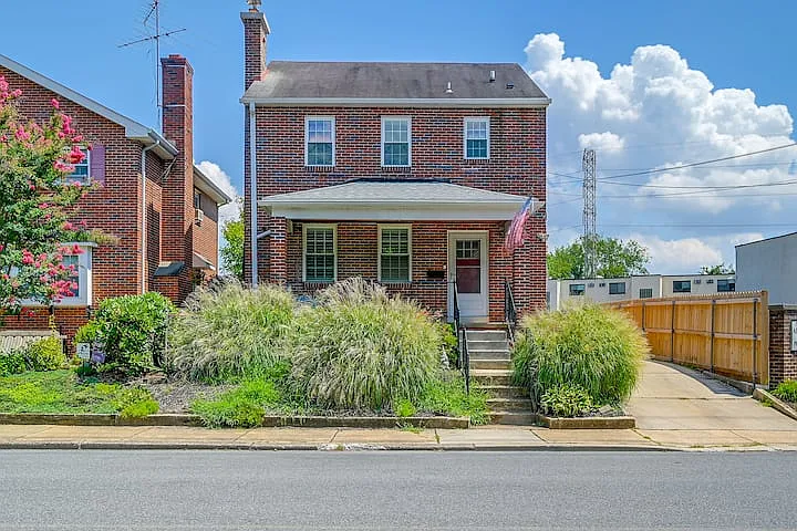 3 bed, 2.5 bath, 1775 sqft, $3,200 — Photo 2