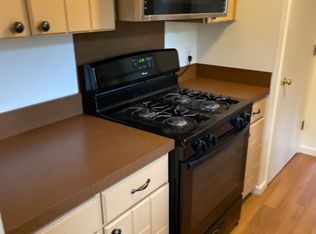 5725 Pine Ridge Dr, Haslett, MI 48840