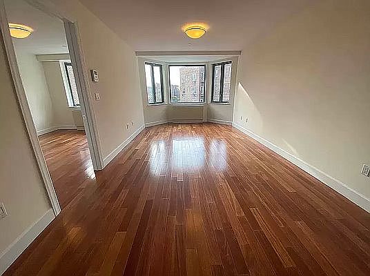 3rd image of 83-30 Kew Gardens Rd #3R