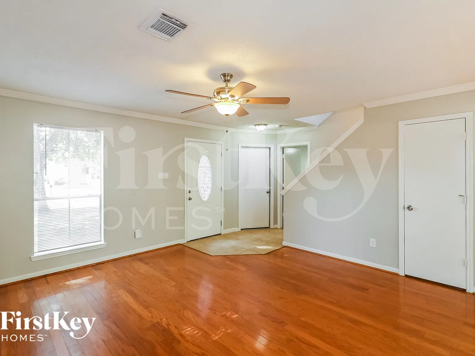 3 bed, 2.5 bath, 1831 sqft, $2,225 — Photo 3