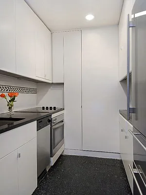 Sold by Sotheby's International Realty | media 23