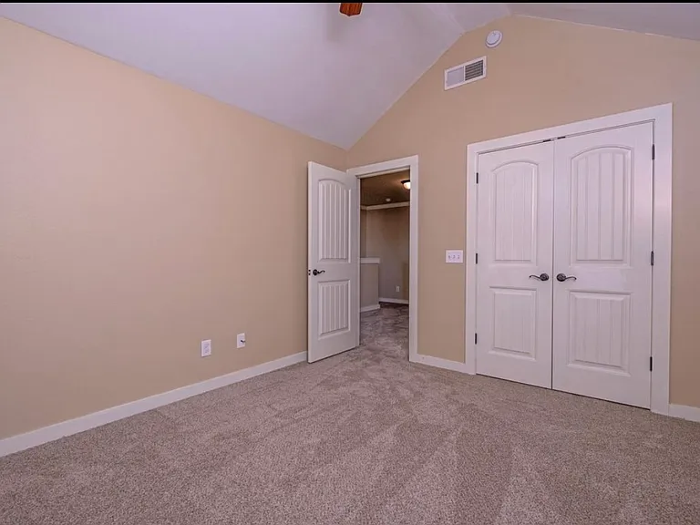 102 Venezia Ln — Photo 22
