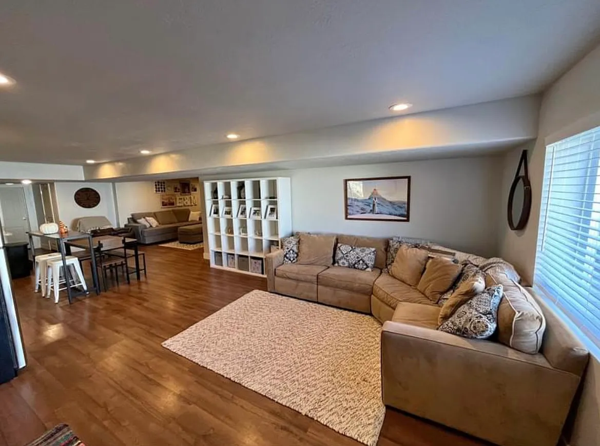 1 bed, 1100 sqft, $1,100 — Photo 2